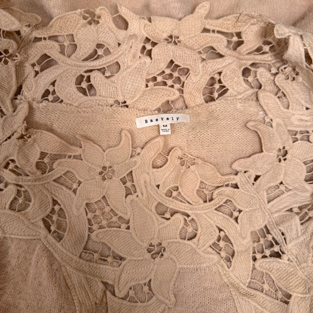 BaeVely Cream Buttery soft Sweater Lace Crochet Neck Romantic Cottagecore Sz M - Picture 9 of 11